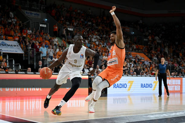 出公众对马 出公众对马