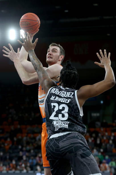 主要合同条 主要合同条